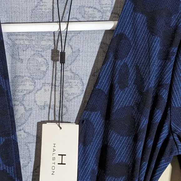 Dress - Picture 2 of 5